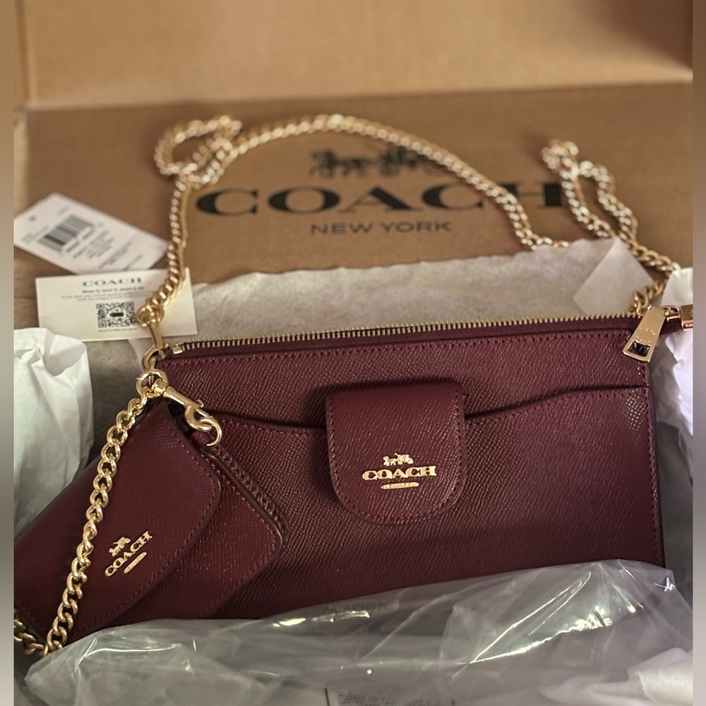 Coach 🆕 Poppy Crossbody Bag with card case dark wine Gold hardware - Picture 3 of 12